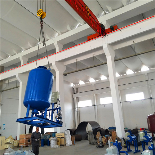 廣州客戶預定的定壓補水裝置，全自動軟水器，不銹鋼水箱已發(fā)貨！