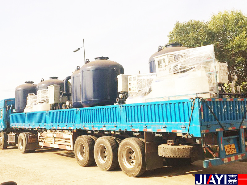 持續(xù)的高溫，整整一大車(chē)的設(shè)備